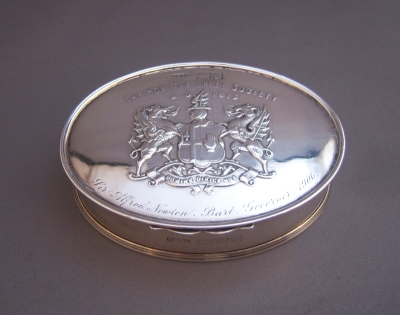 Elegant Snuff Box with Coat of Arms