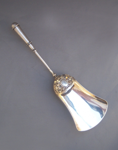 Fabulous John R Wendt Cracker Scoop